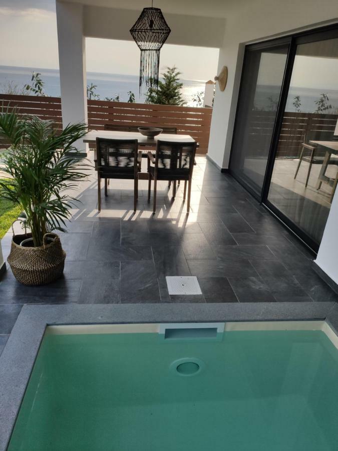 Thea Suites Potidea Nea Poteidaia Exteriör bild