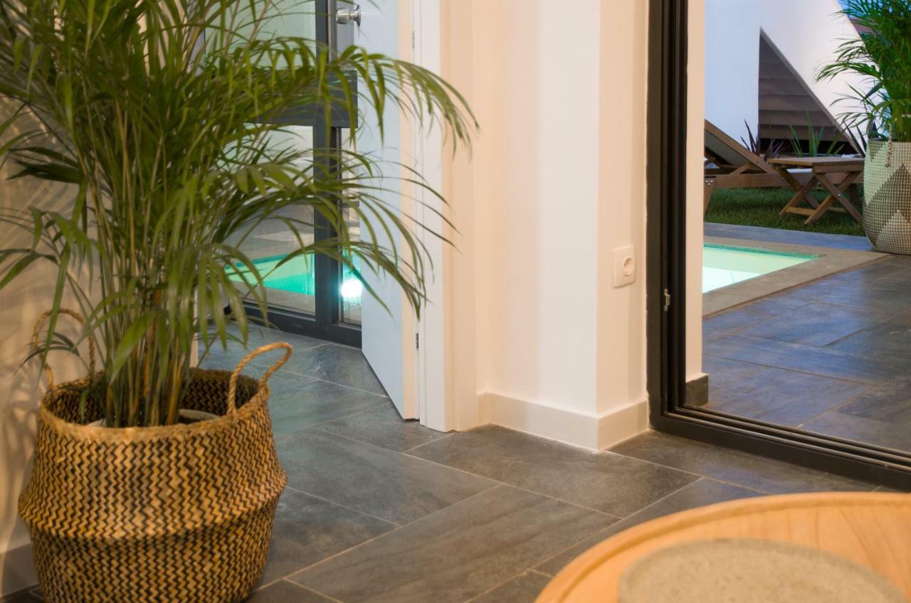 Thea Suites Potidea Nea Poteidaia Exteriör bild